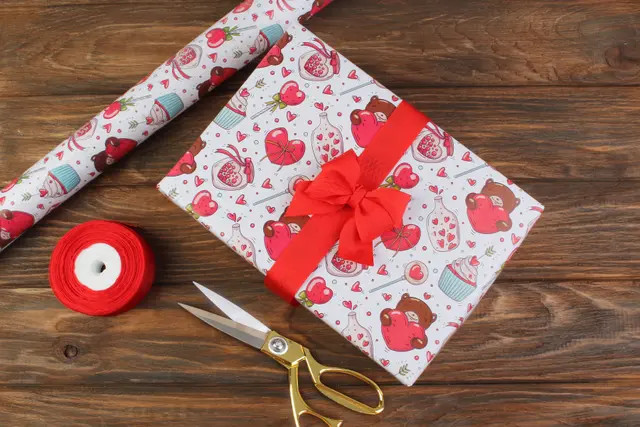 Папір пакувальний Ведмедик Лав (0,84*0,59м) 255-3146