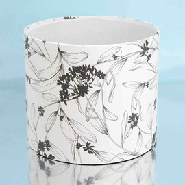 Капелюшна коробка чорно-біла 