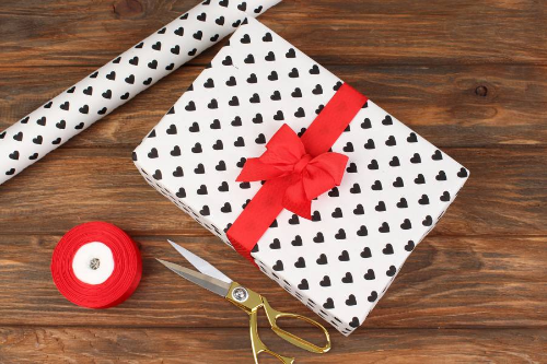 Папір пакувальний Чорні міні серця на білому