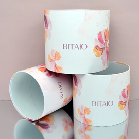 Капелюшна коробка Вітаю (Маленька D16)