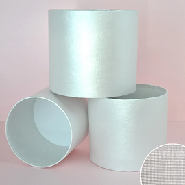 Капелюшна коробка фактура льон, перламутр (Маленька D16)