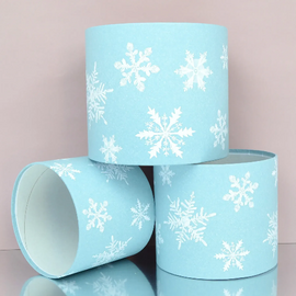 Капелюшна коробка Сніжинки (Середня D18)